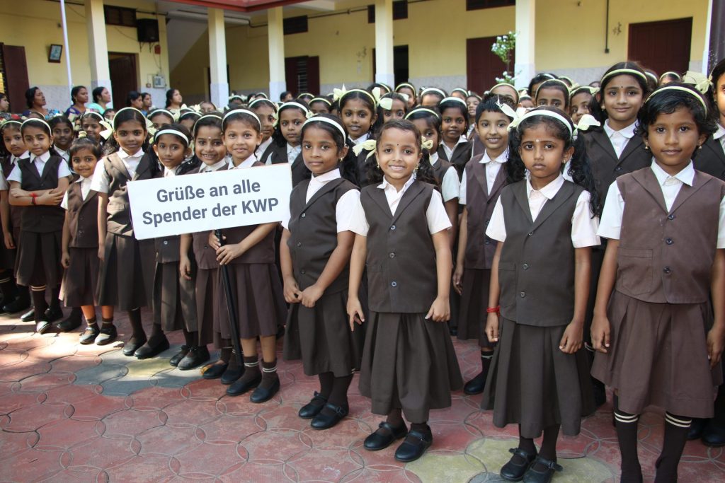 Schulkinder der Jyothi Nikethan Schule in Indien